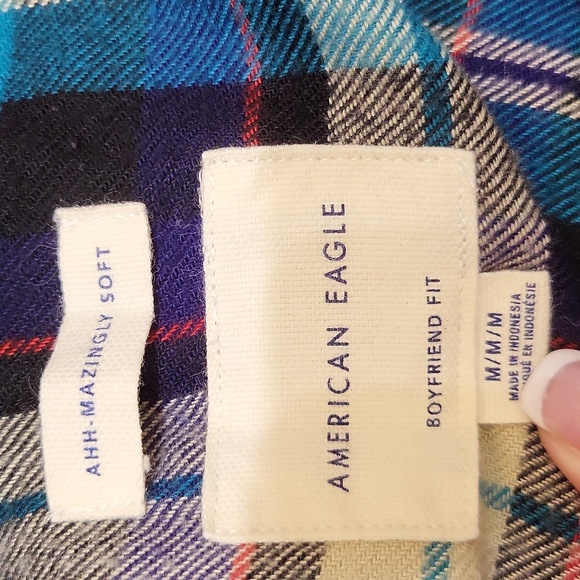 American Eagle Boyfriend Fit AHH-Mazingly Soft Flannel Button Down - Picture 5 of 6